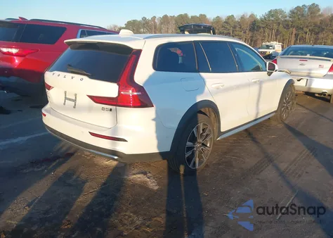 2023 Volvo V60 Cross Country B5 Ultimate from USA, damaged, VIN YV4L12WB6P2107452